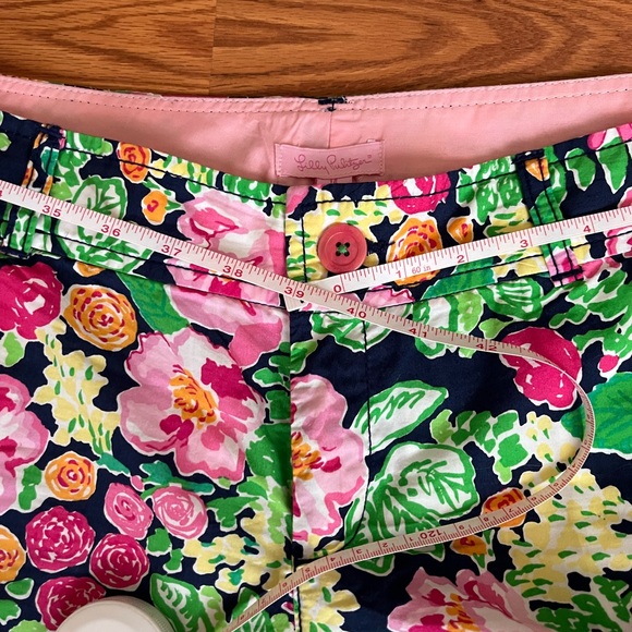 Lilly Pulitzer Pink and Green Callahan Shorts “Lilly Lives Hawaii” - Picture 6 of 6
